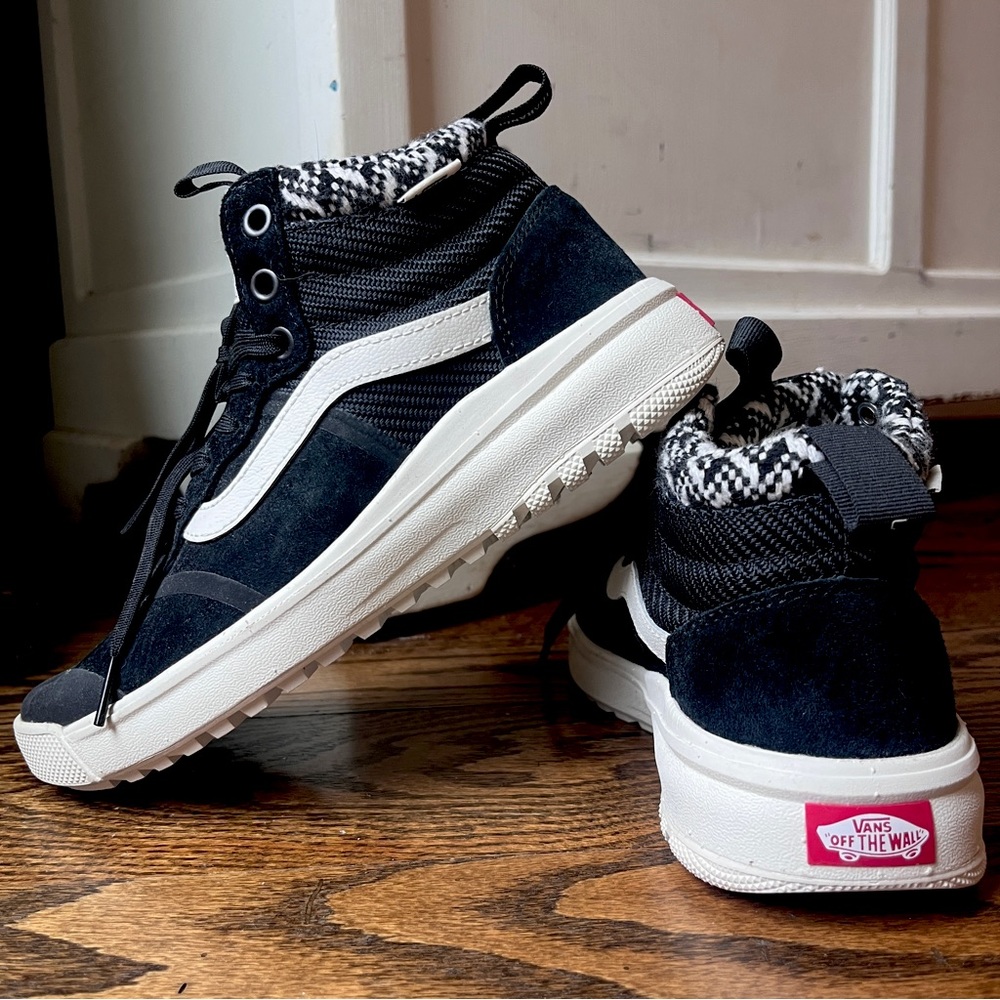 ✨Vans UltraRange Size 8 Women’s Shoes Black
